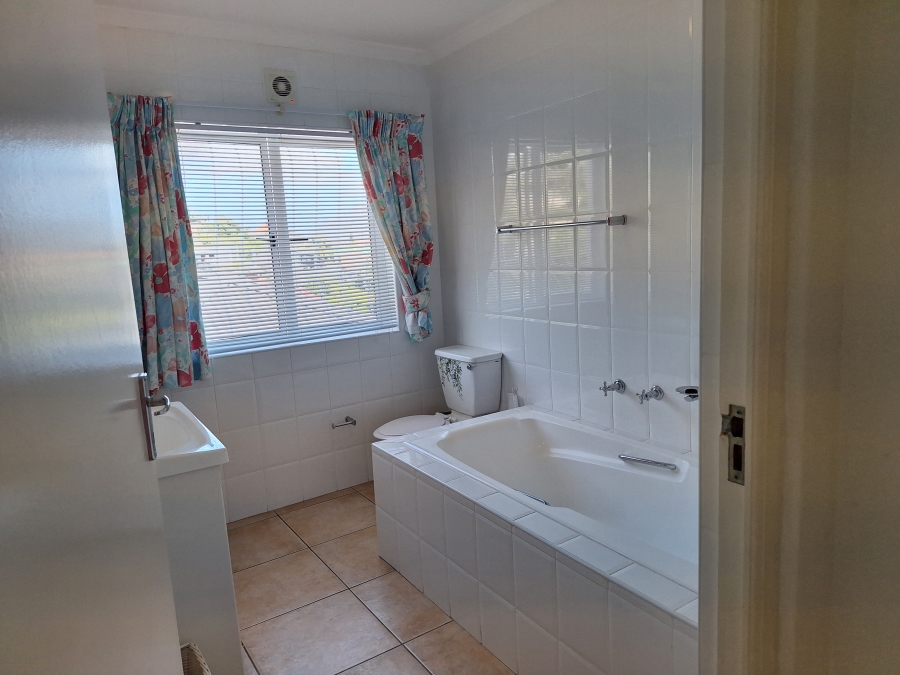 To Let 3 Bedroom Property for Rent in Fish Hoek Western Cape